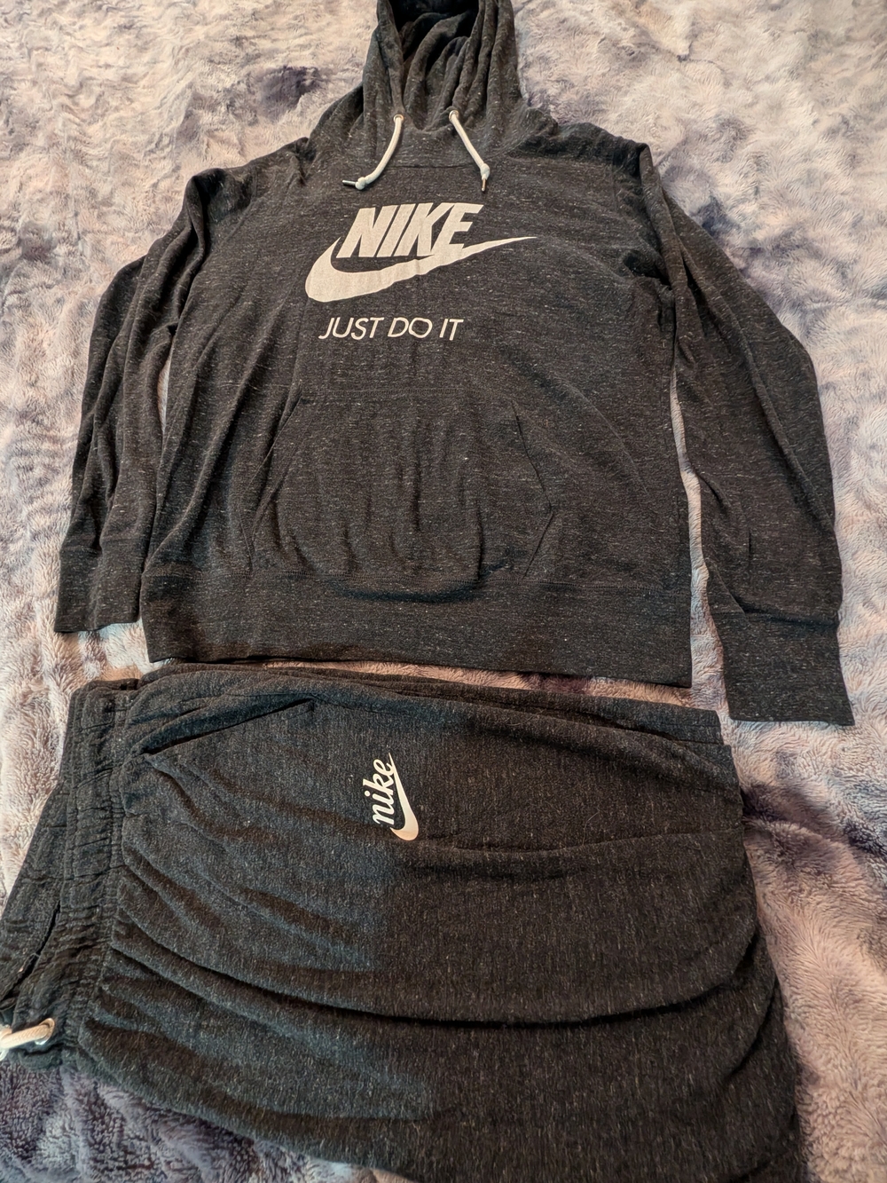 Nike Women's Dark Navy Hoodie (XL)and Joggers (1X) Set - White Logo